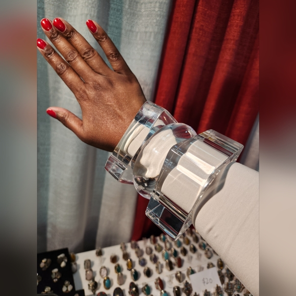 Horizontal Row Wooden Dotted Bracelet w/Brass - Brown - Picture 13 of 14